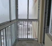 Остекленный витражный балкон